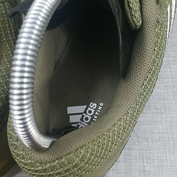 Athletic_Shoes